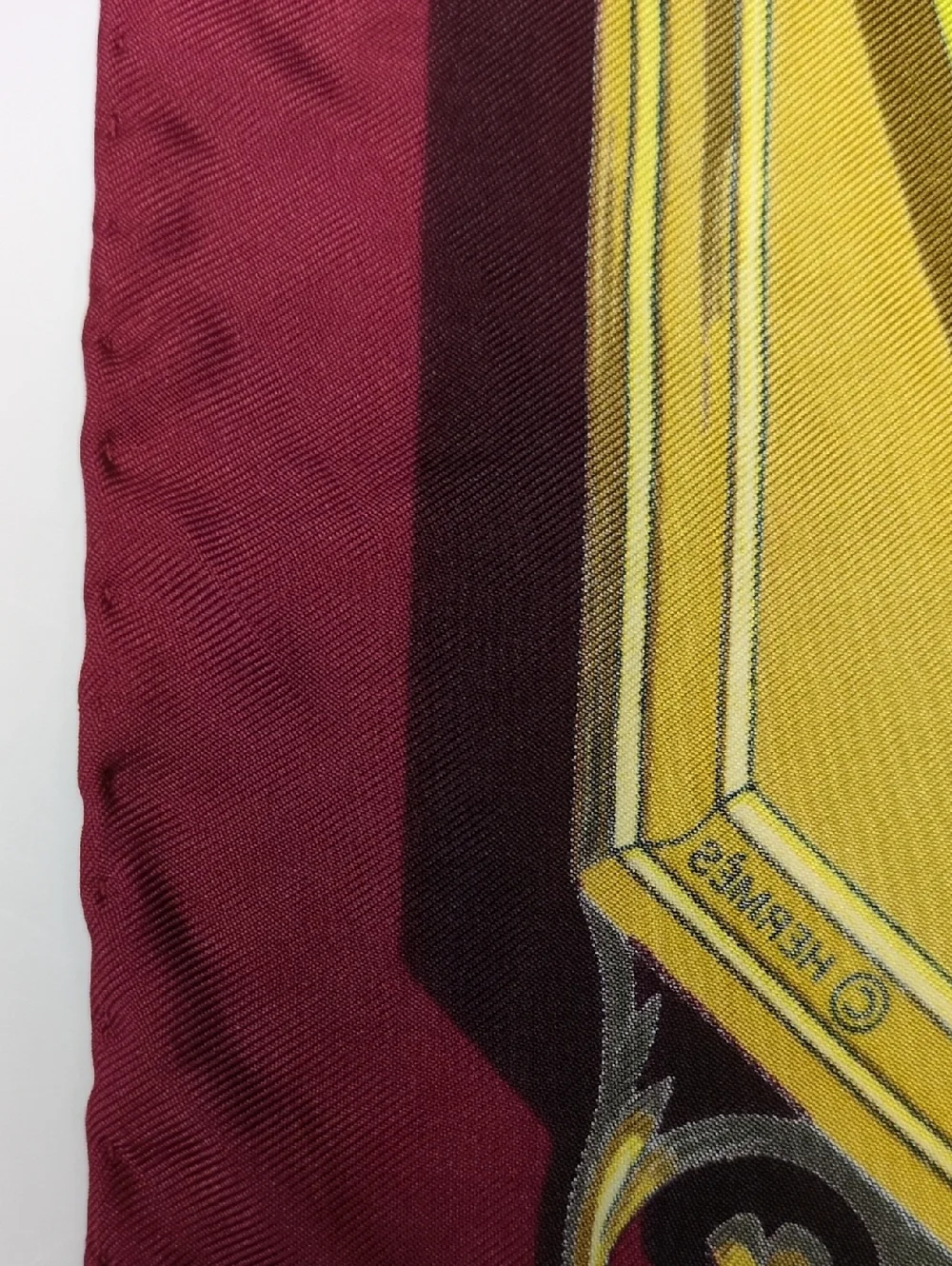 Hermēs Astrologie Dies et Hore Carre 90 Silk Maroon Gold Scarf 87x87 cm With Box